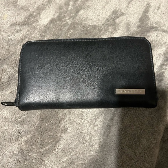 Rosetti Wallet - Picture 1 of 5